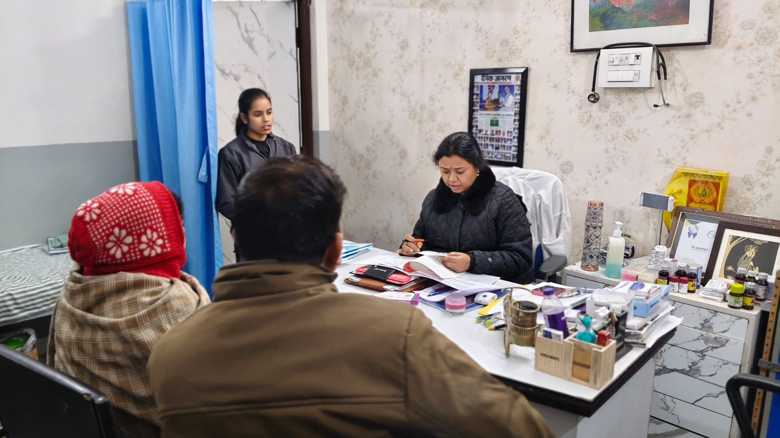 Dr shradha attending patient at IVF camp